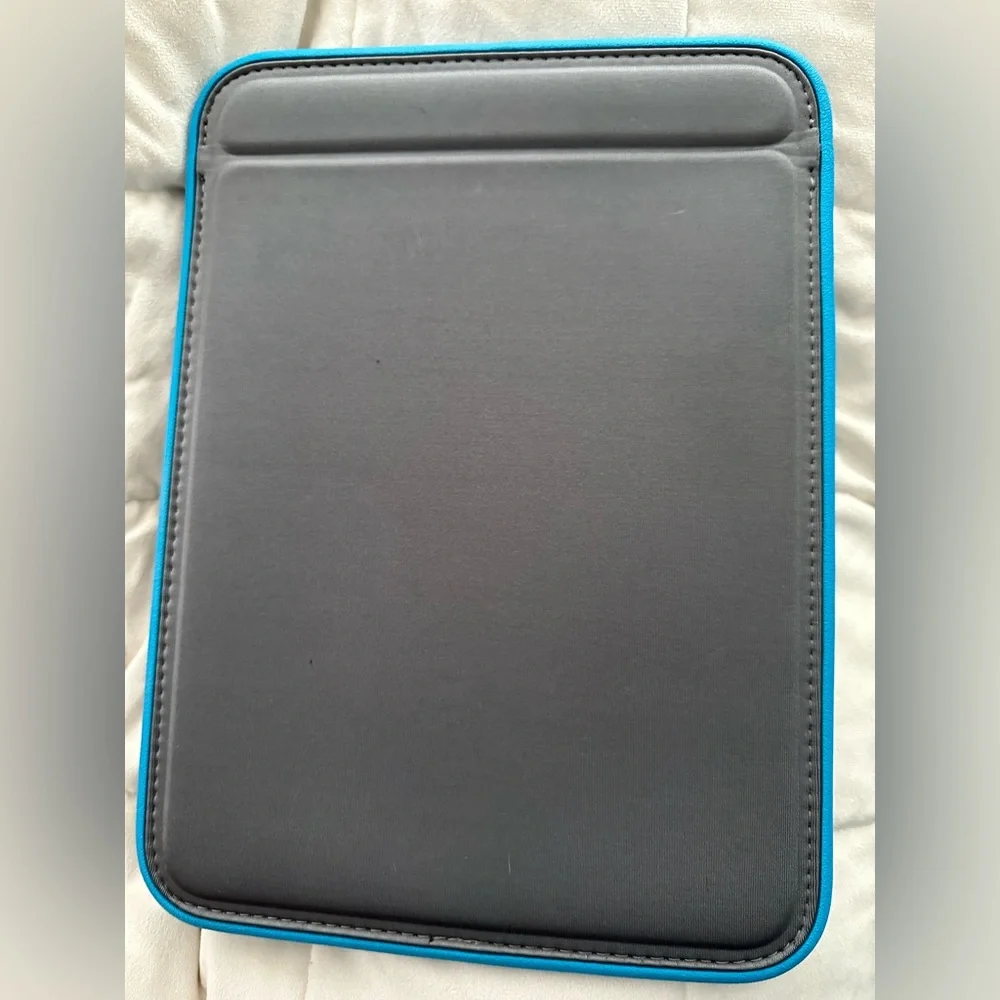 Speck 13” iPad Protector Sleeve